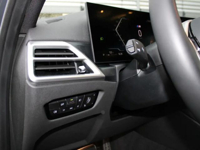 BMW 318 318i M-Sport Sedan