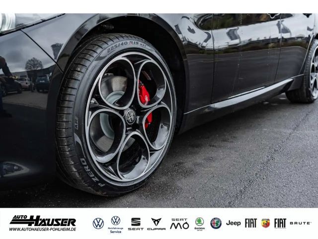 Alfa Romeo Giulia AT8 Q4 Turbo Veloce