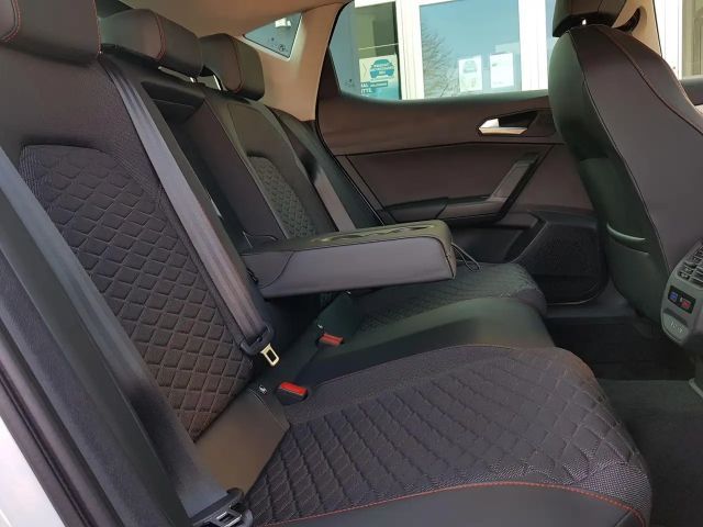 Seat Leon 1.5 eTSI FR-lijn