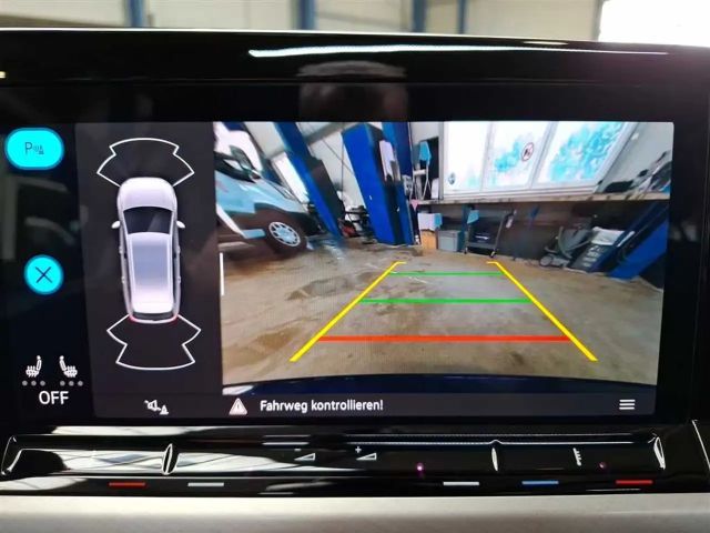 Volkswagen Golf 1.5 eTSI DSG Life