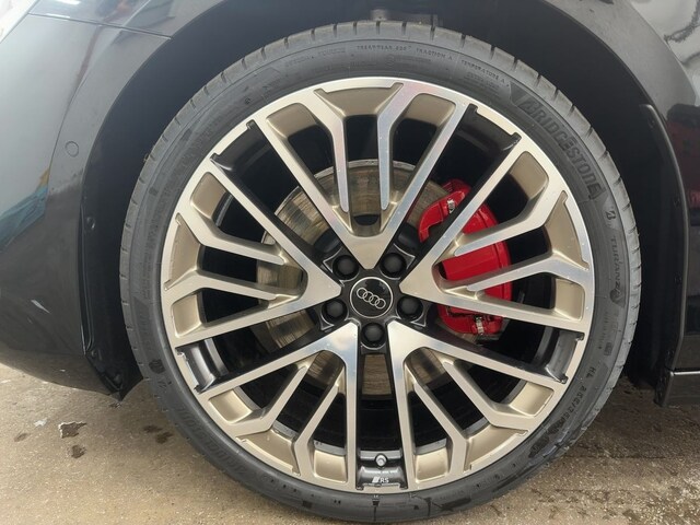 Audi A6 Avant Quattro S-Tronic