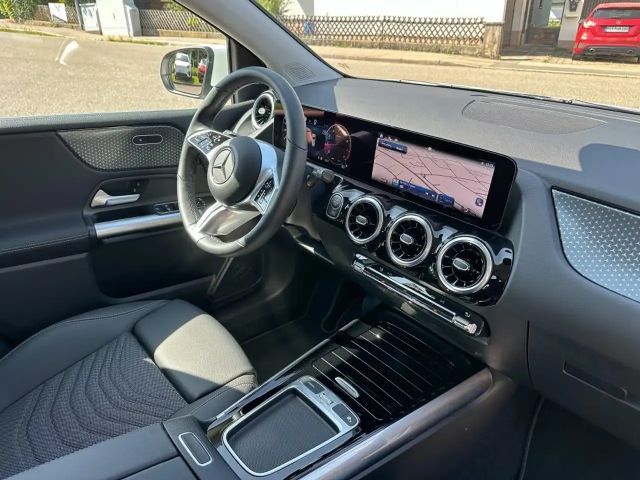 Mercedes-Benz B 200 Progressive Sedan