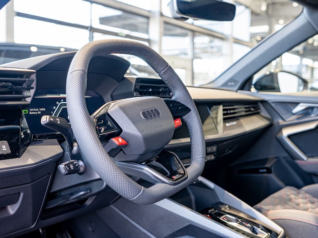 Audi RS3 Quattro S-Tronic Sedan