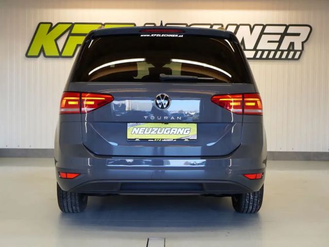 Volkswagen Touran 1.5 TSI DSG