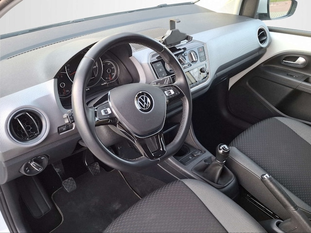 Volkswagen up! Active