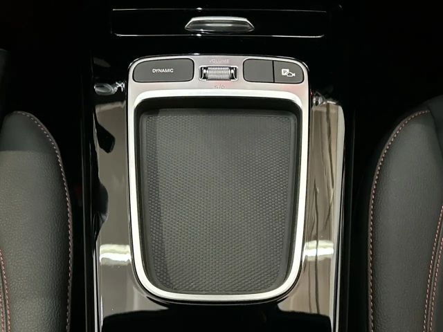 Mercedes-Benz CLA 200 AMG Line Coupé Premium