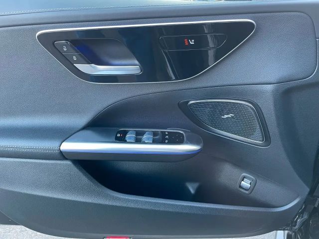 Mercedes-Benz C 200 4MATIC AMG Line Sedan