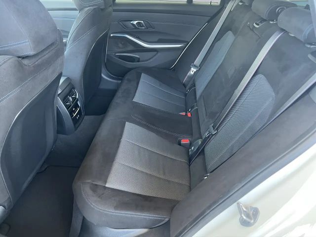 BMW 320 320d M-Sport Touring xDrive