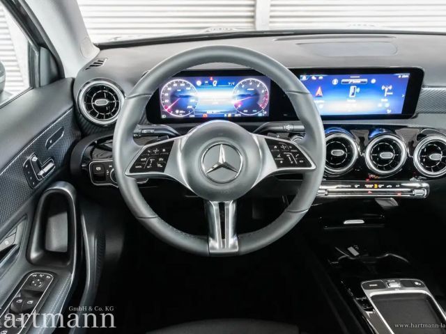 Mercedes-Benz A 200 Hatchback Progressive