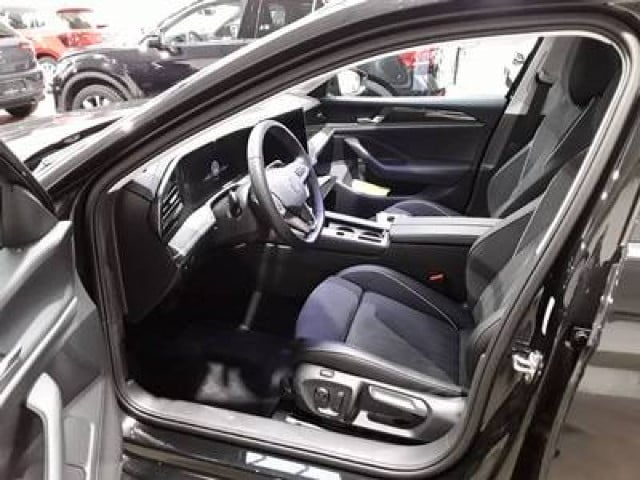 Volkswagen Passat 1.5 eTSI Business DSG