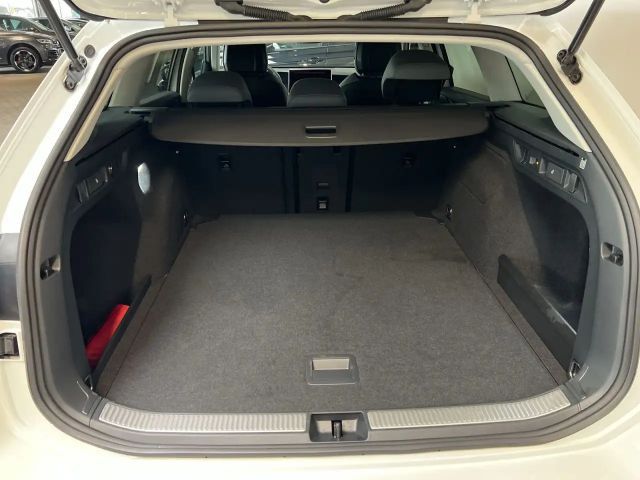 Volkswagen Passat 1.5 TSI Business DSG Variant