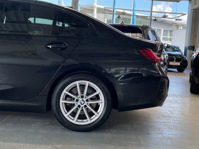 BMW 320 320d M-Sport Sedan