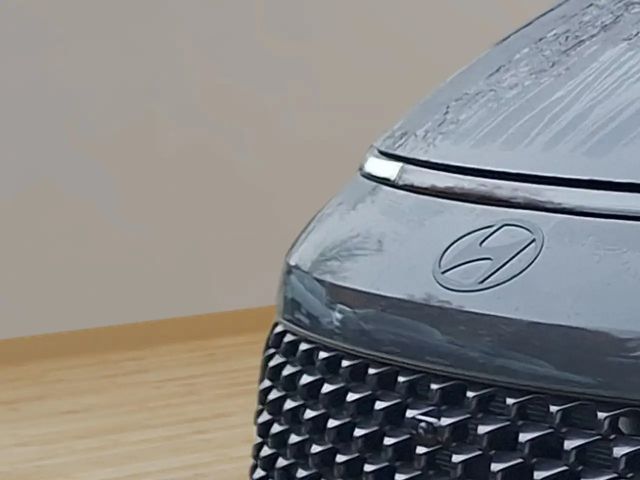 Hyundai Staria Signature