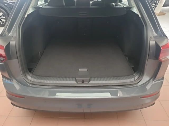 Volkswagen Golf 1.0 TSI Life Variant