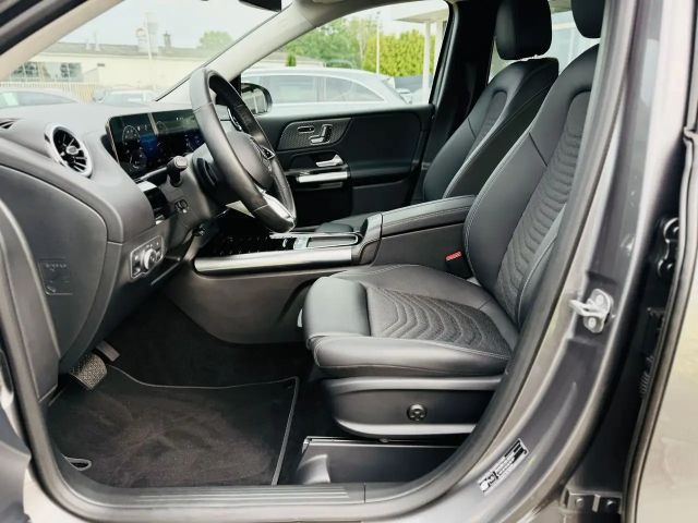 Mercedes-Benz B 200 Progressive Sedan