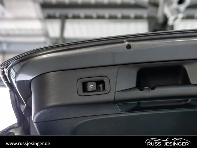 Mercedes-Benz B 220 4MATIC Progressive Sedan