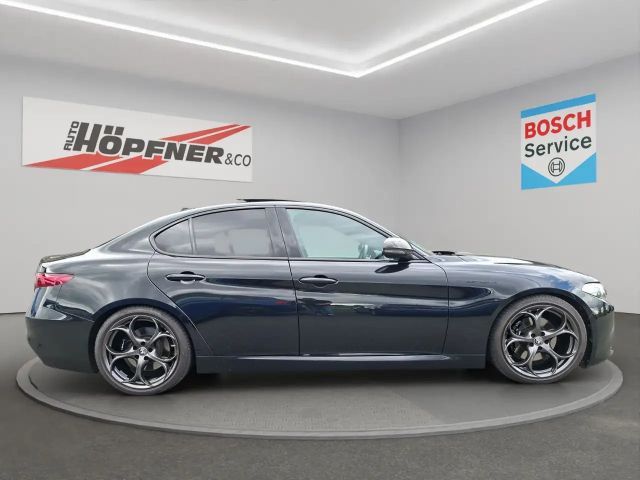 Alfa Romeo Giulia Q4 Turbo