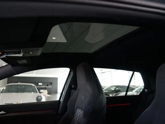 Volkswagen Golf 2.0 TDI DSG R-Line