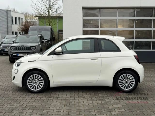 Fiat 500e 3+1+Klimaaut.+Keyless+Tempomat+Schildererkennung