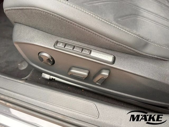 Volkswagen Golf 1.5 eTSI DSG