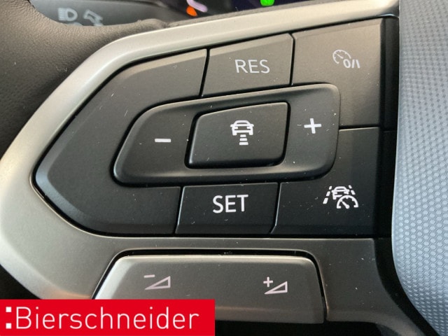 Volkswagen Touran 1.5 TSI DSG R-Line Style