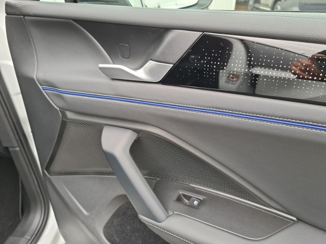 Volkswagen Tiguan 2.0 TDI DSG 4Mo R-Line+AHK+MATRIX+BLACKSTYLE+NAVI+SHZ