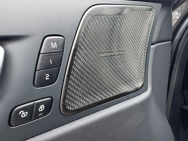 Volvo XC60 AWD Dark Plus