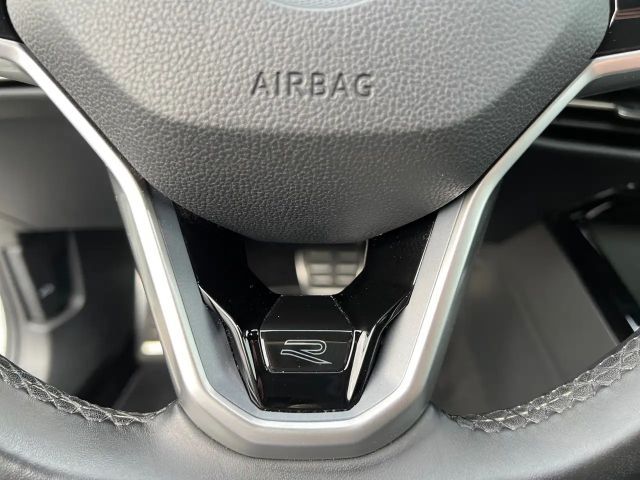 Volkswagen Golf R-Line Variant