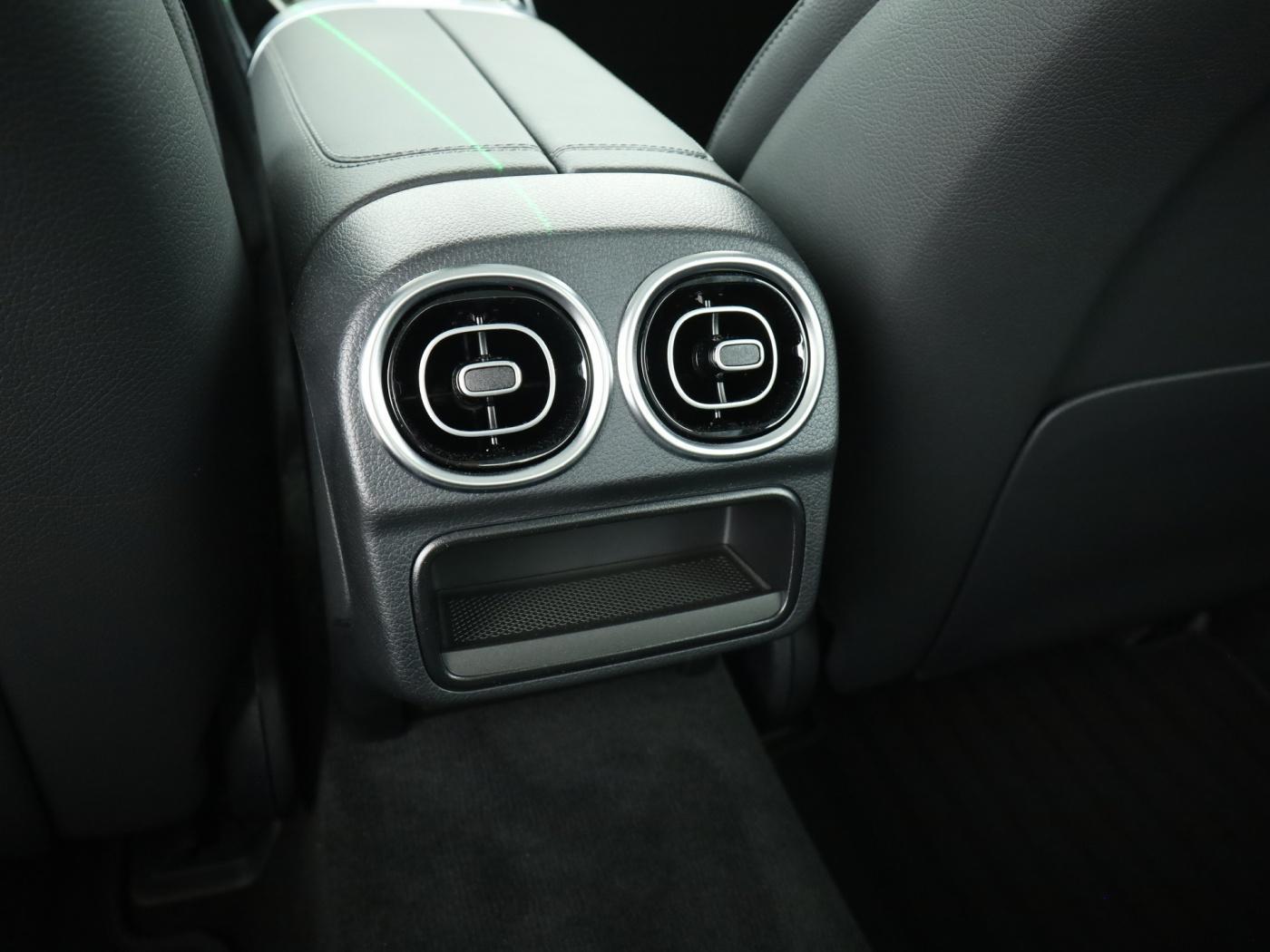 Mercedes-Benz C 200 AVANTGARDE Sedan