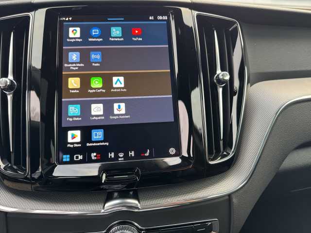 Volvo XC60 AWD Dark Plus