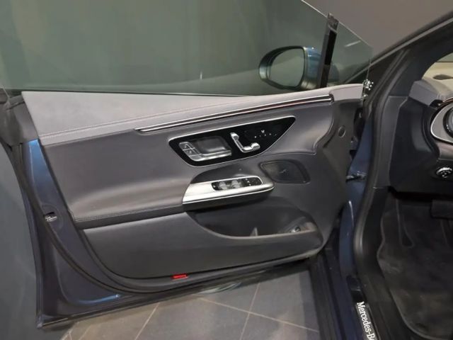 Mercedes-Benz EQE 300 Advanced Sedan