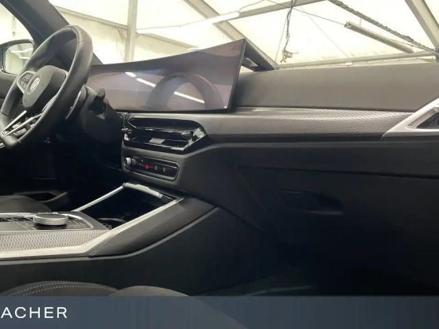 BMW 320 320i M-Sport Sedan