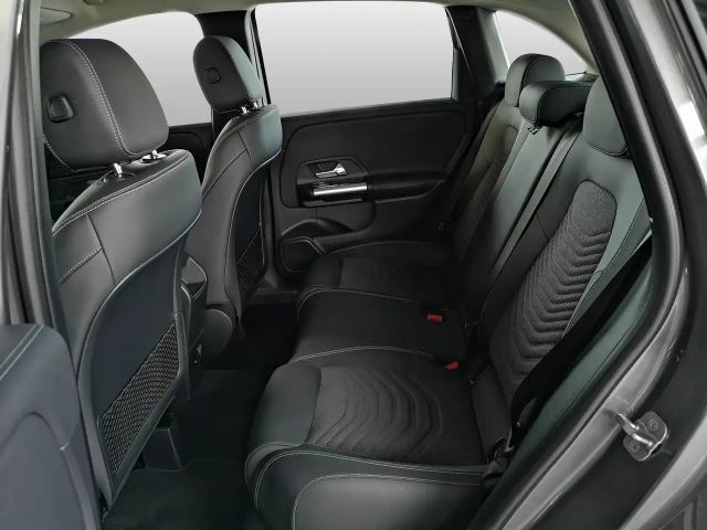 Mercedes-Benz B 200 Progressive Sedan