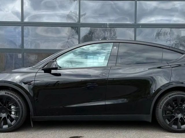 Tesla Model Y AWD