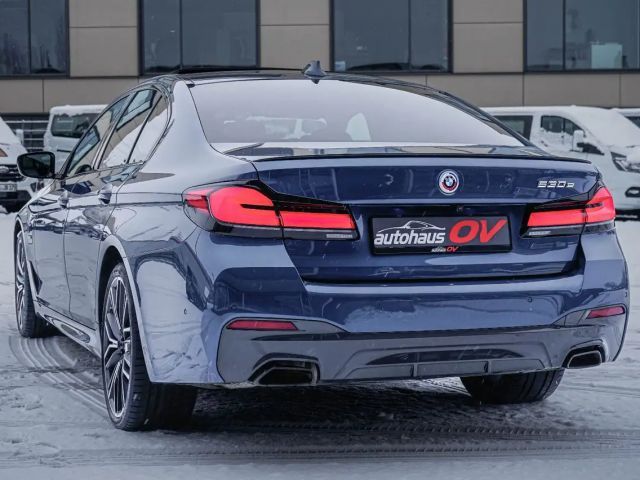 BMW 530 530e M-Sport Sedan
