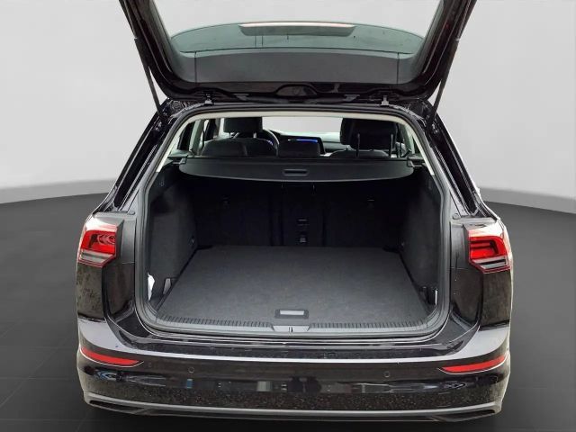 Volkswagen Golf 1.5 TSI DSG Life Variant