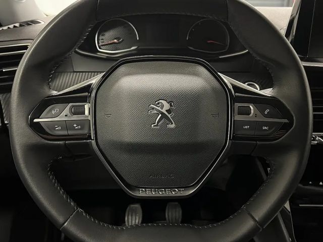 Peugeot 2008 PureTe.130S&SAllure*Winterräder*Rückfahrkamera ...