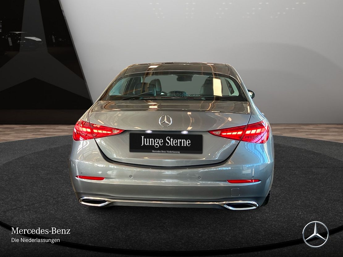 Mercedes-Benz C 180 Sedan