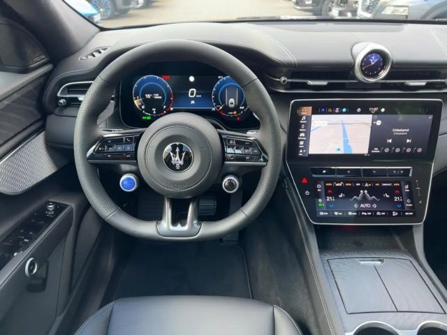 Maserati Grecale MY25 - 300PS - AWD - PANO - LED