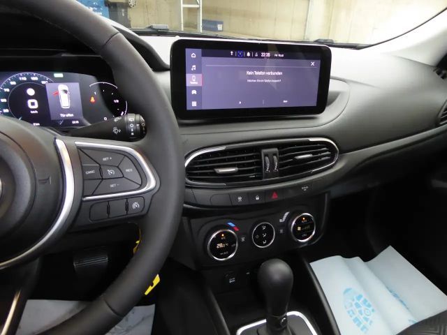 Fiat Tipo Hybrid 130 eDCT7 Garmin