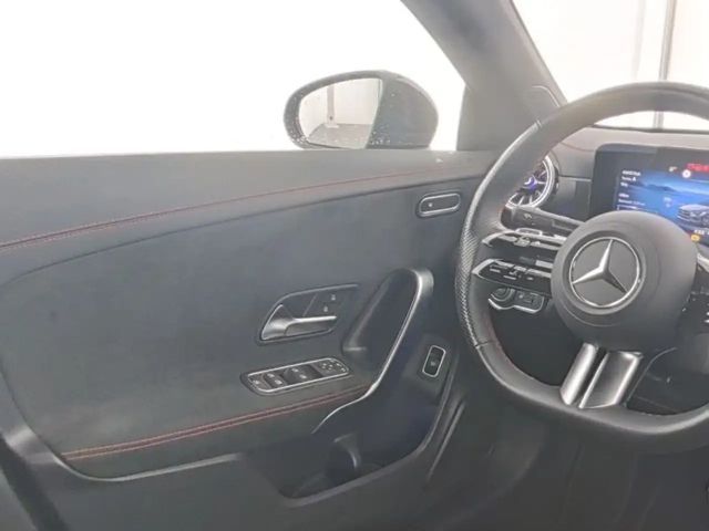 Mercedes-Benz CLA 200 AMG Line CLA 200 d Coupé
