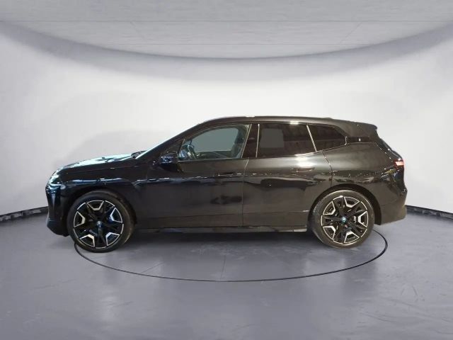 BMW iX xDrive40