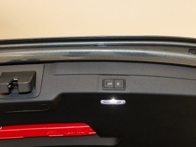 Audi A6 Avant Quattro S-Tronic