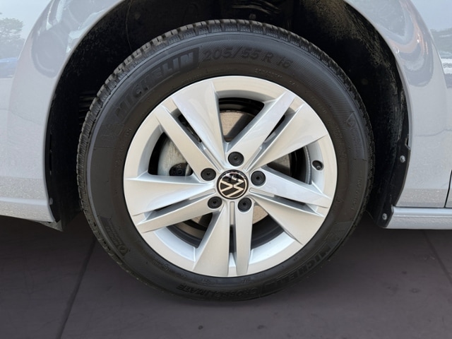 Volkswagen Golf 1.5 eTSI DSG