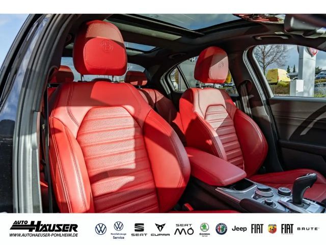 Alfa Romeo Giulia AT8 Q4 Turbo Veloce