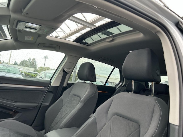 Volkswagen Golf 1.5 eTSI DSG