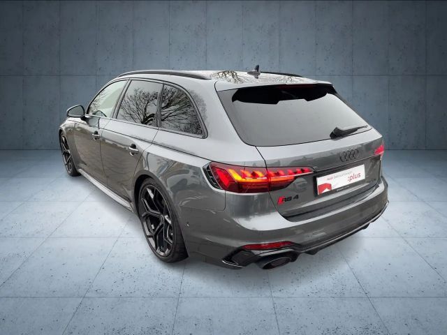 Audi RS4 Comp+/Matrix/Pano/B&O/HuD/RS-Aga/290