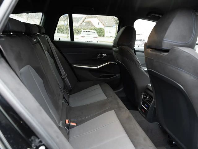 BMW 320 320d M-Sport Touring