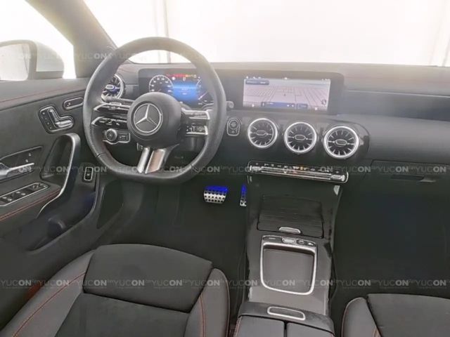 Mercedes-Benz CLA 180 AMG Line Coupé