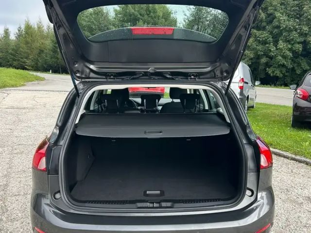 Ford Focus Cool & Connect Wagon